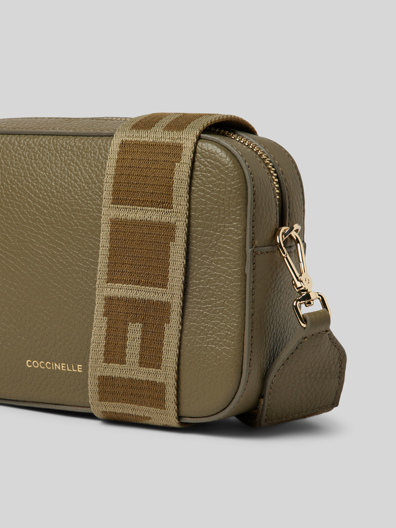 Coccinelle Leren schoudertas met labelopschrift model 'TEBE'