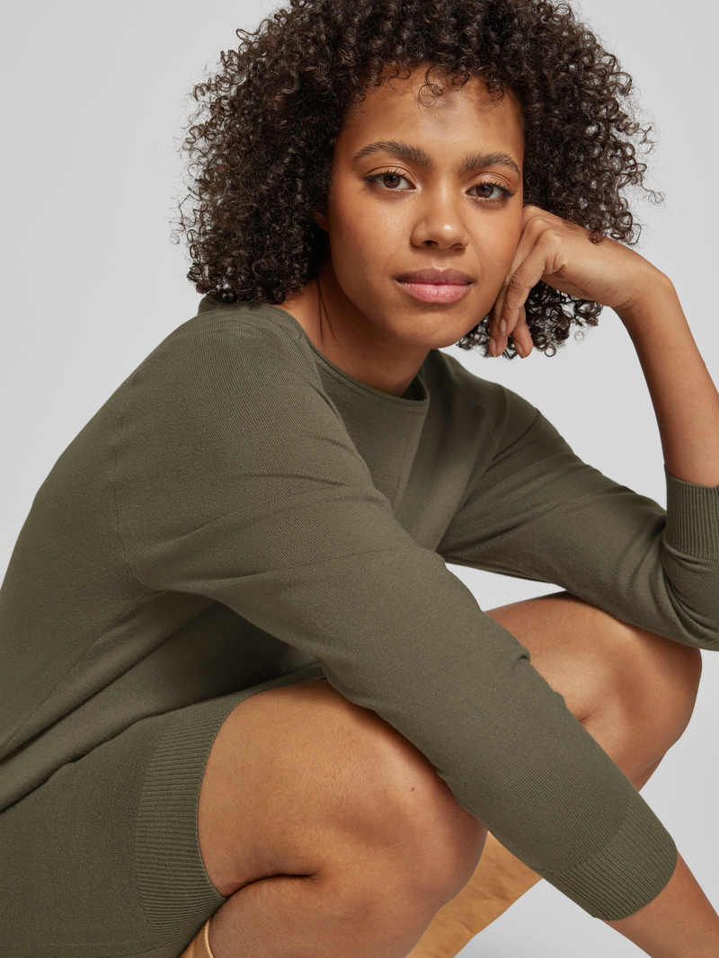 s.Oliver RED LABEL Relaxed fit fijn gebreide jurk met boothals