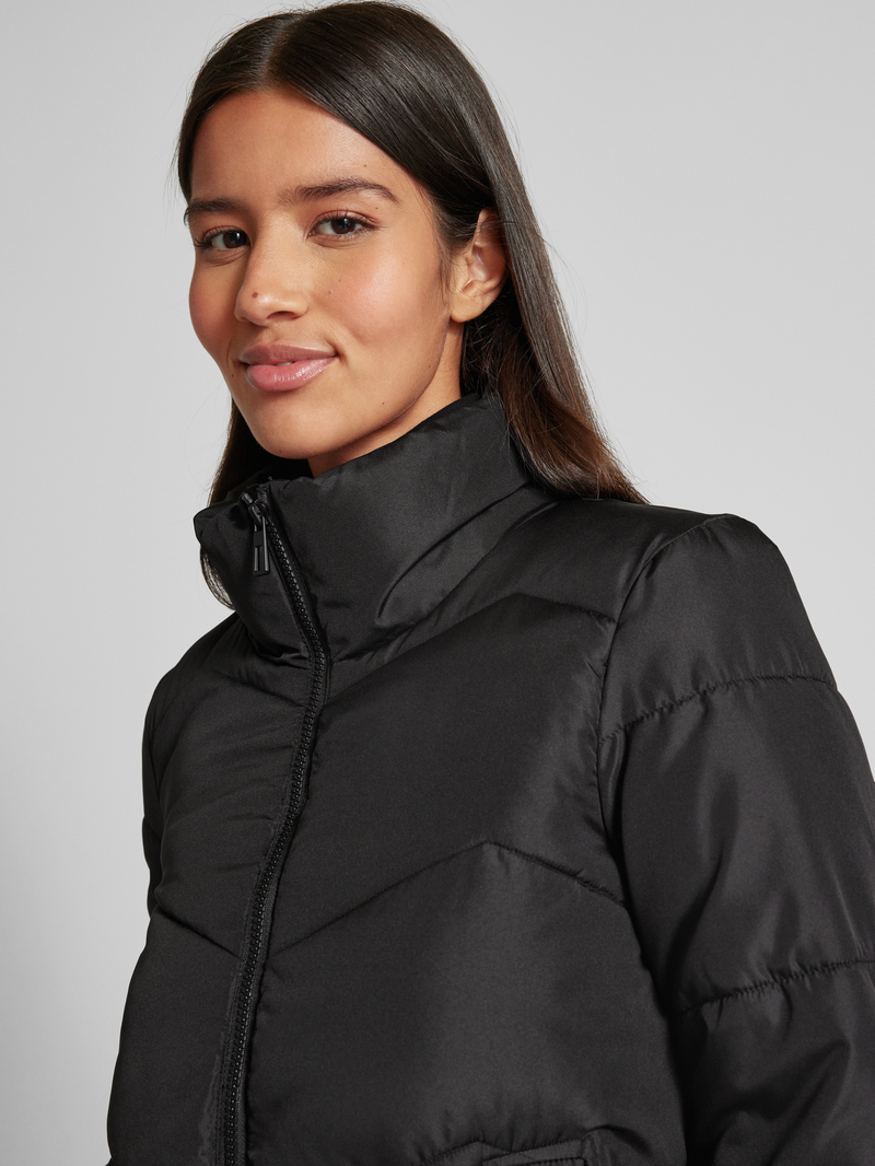 Vero Moda Boxy fit gewatteerd jack met opstaande kraag model 'LIGARIO'
