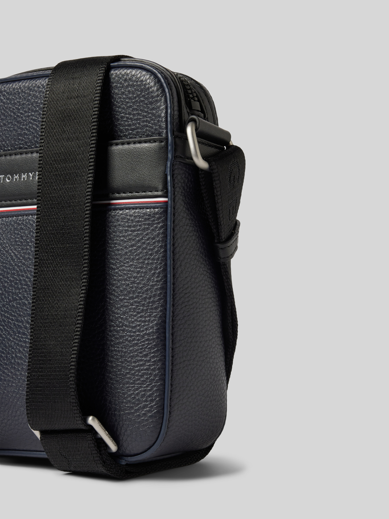 Tommy Hilfiger Schoudertas met labeldetail model 'REPORTER'