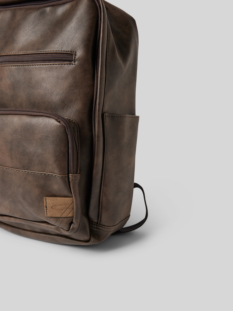 camel active Rugzak met labelpatch model 'LAOS'