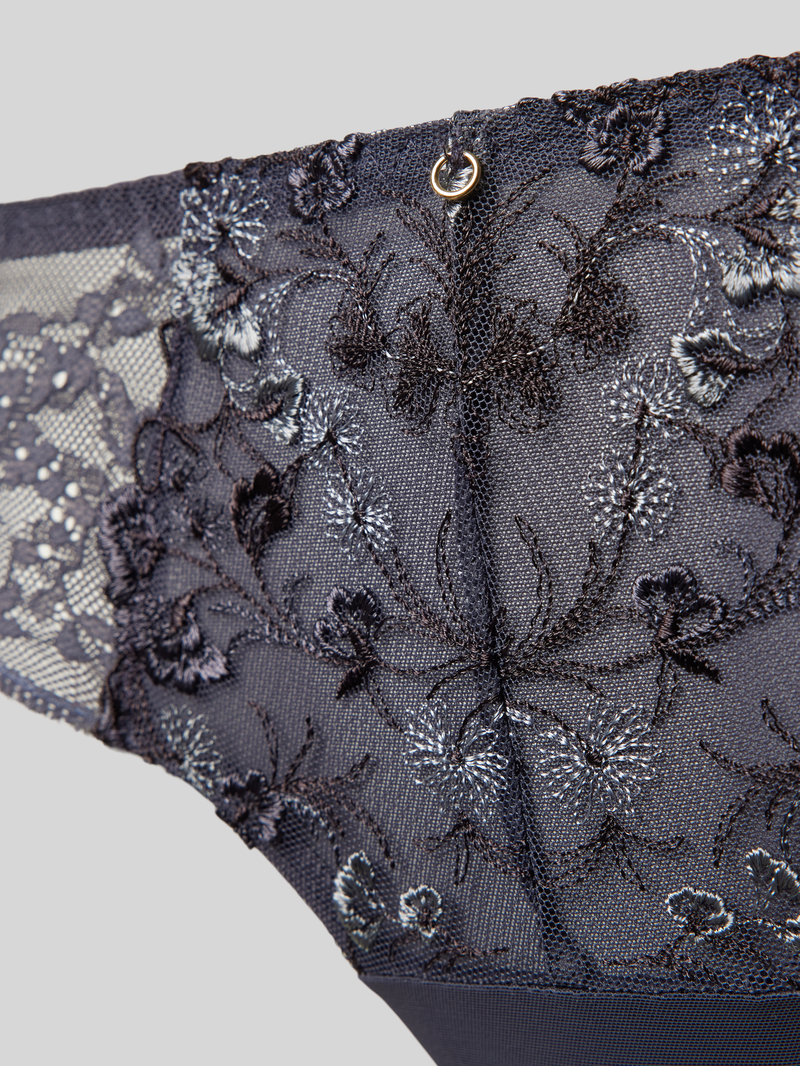 Triumph Broek van kant