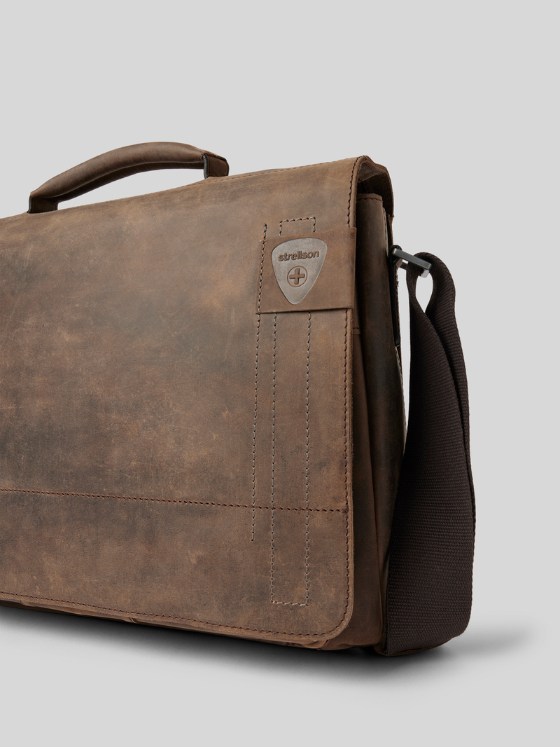 Strellson Schoudertas van leer met labelpatch model 'Richmond'