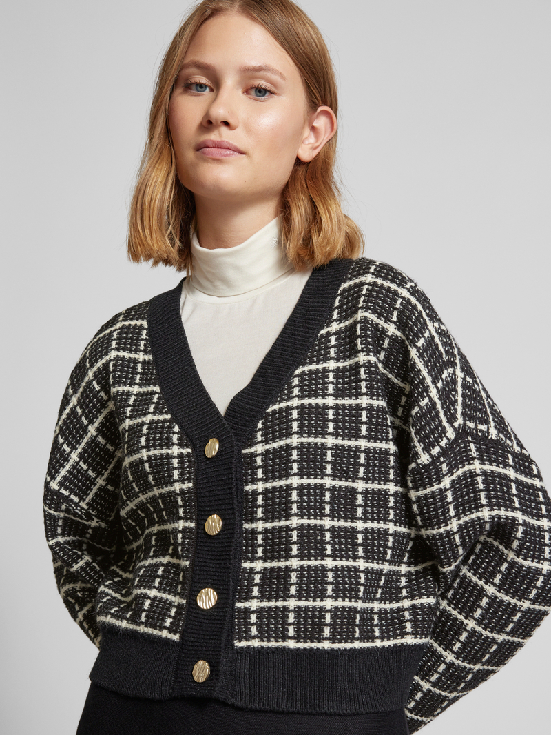 Vero Moda Gebreid jack met extra brede schouders model 'KIA'