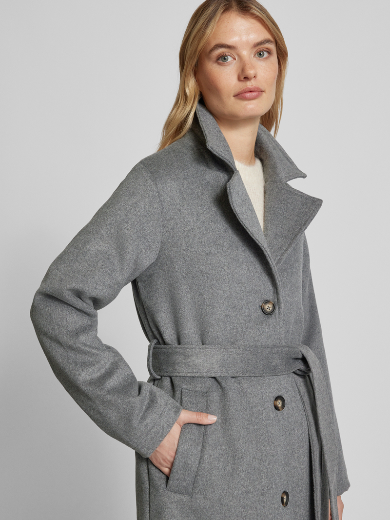 moves Lange jas met strikceintuur model 'Emina 3995'