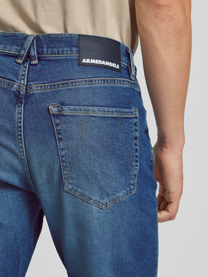 ARMEDANGELS Tapered fit jeans in 5-pocketmodel model 'AARJO TARPA'