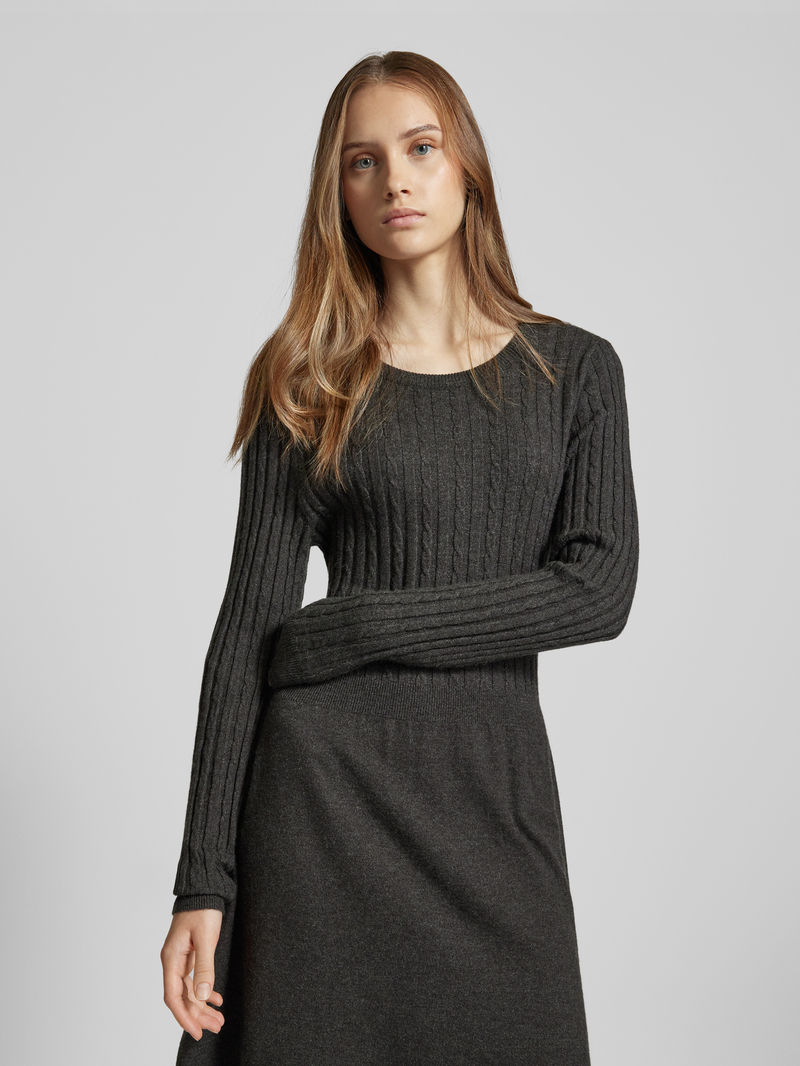Only Knielange gebreide jurk met ronde hals model 'FIA'