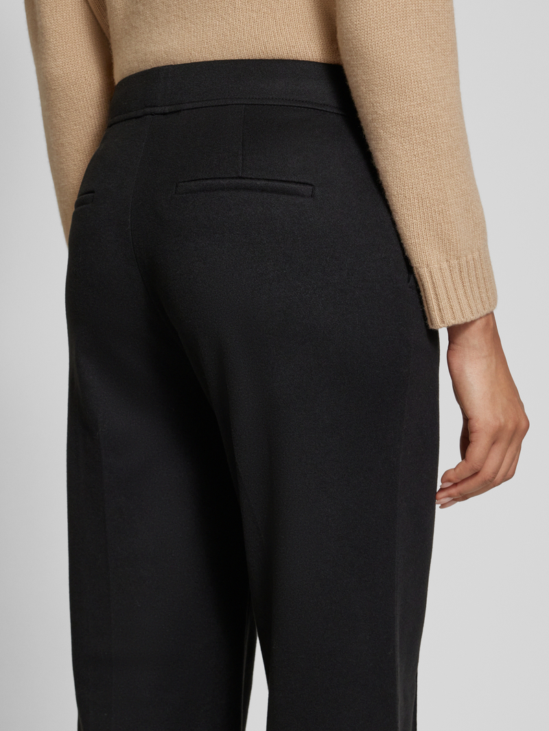 Christian Berg Woman Flared stoffen broek met vaste persplooien
