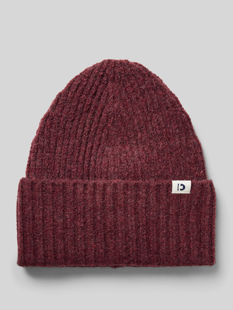 Tom Tailor Denim Ribgebreide beanie met logopatch op de omslag