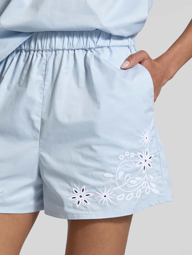 Scotch & Soda Korte relaxed fit broek met broderie anglaise