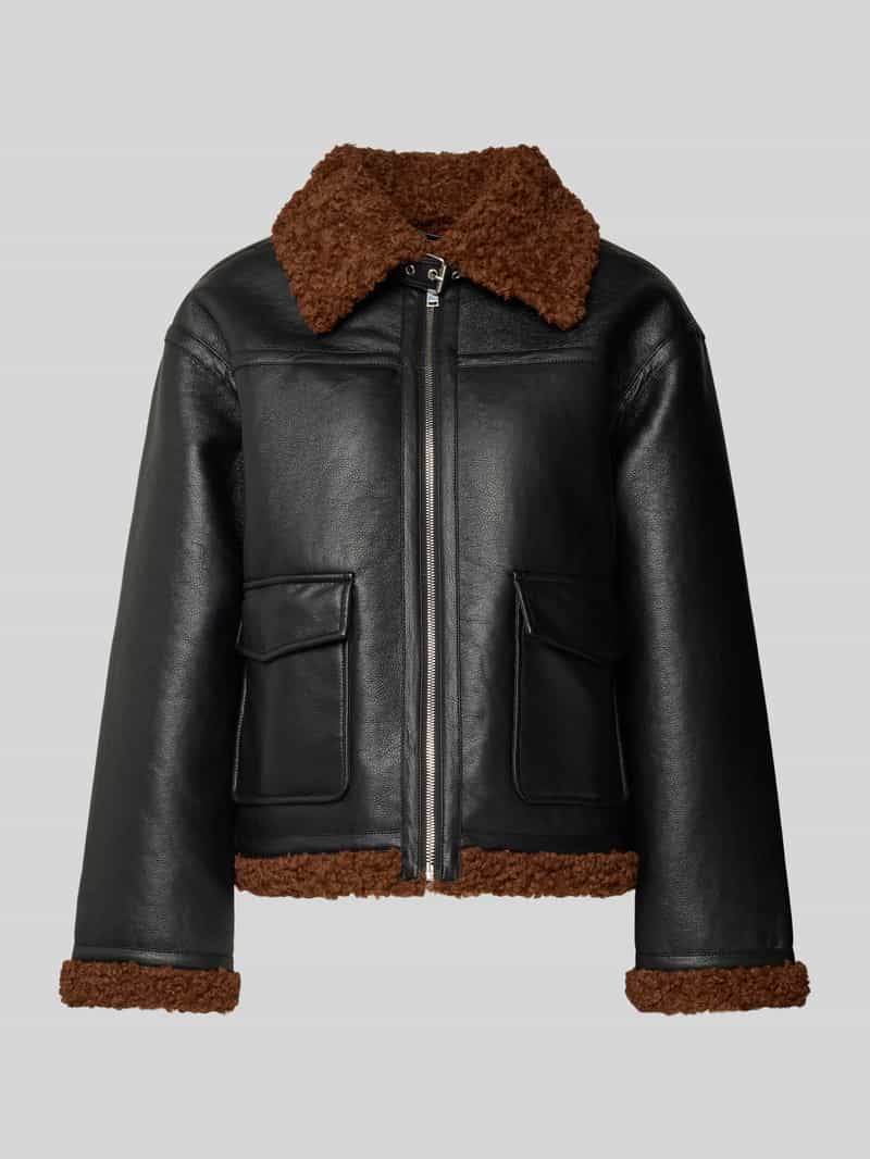 b.Young Jack in leerlook model 'Balino'
