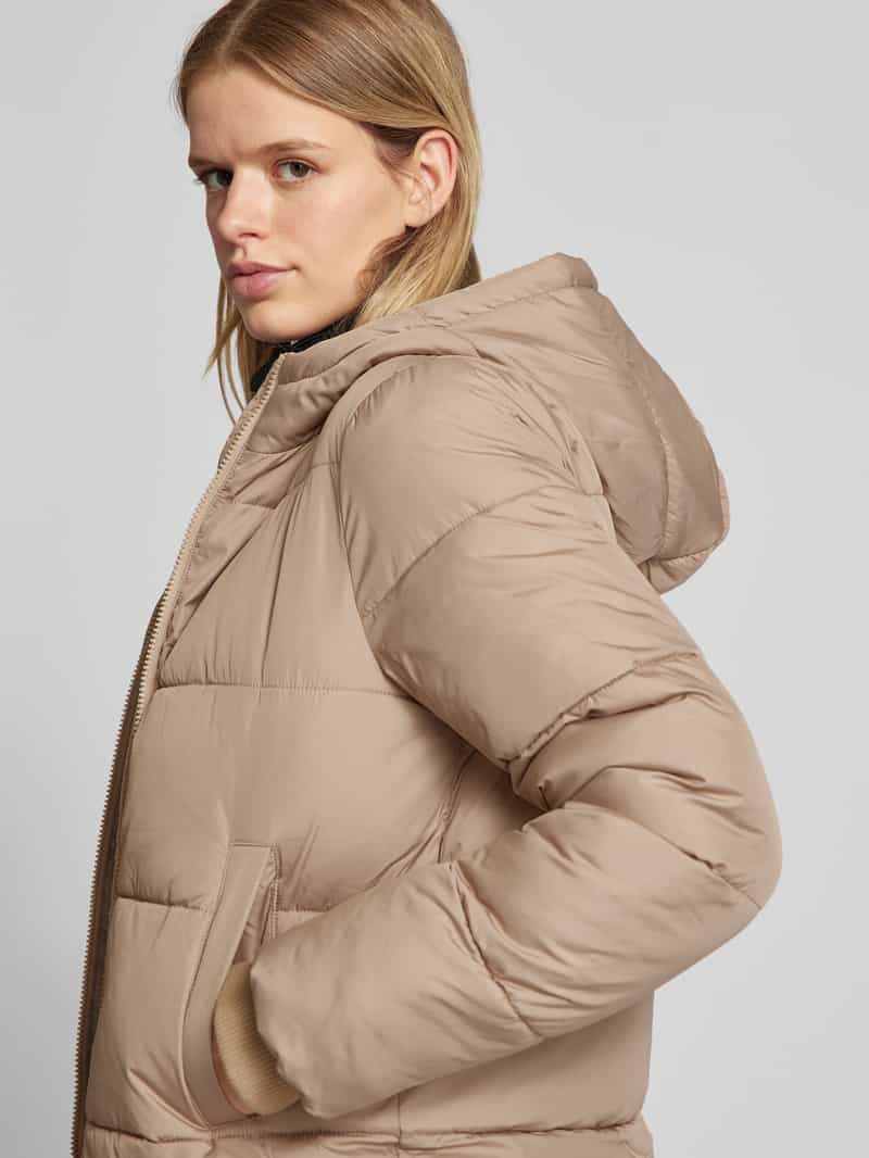Pieces Gewatteerd jack met capuchon model 'BEE'
