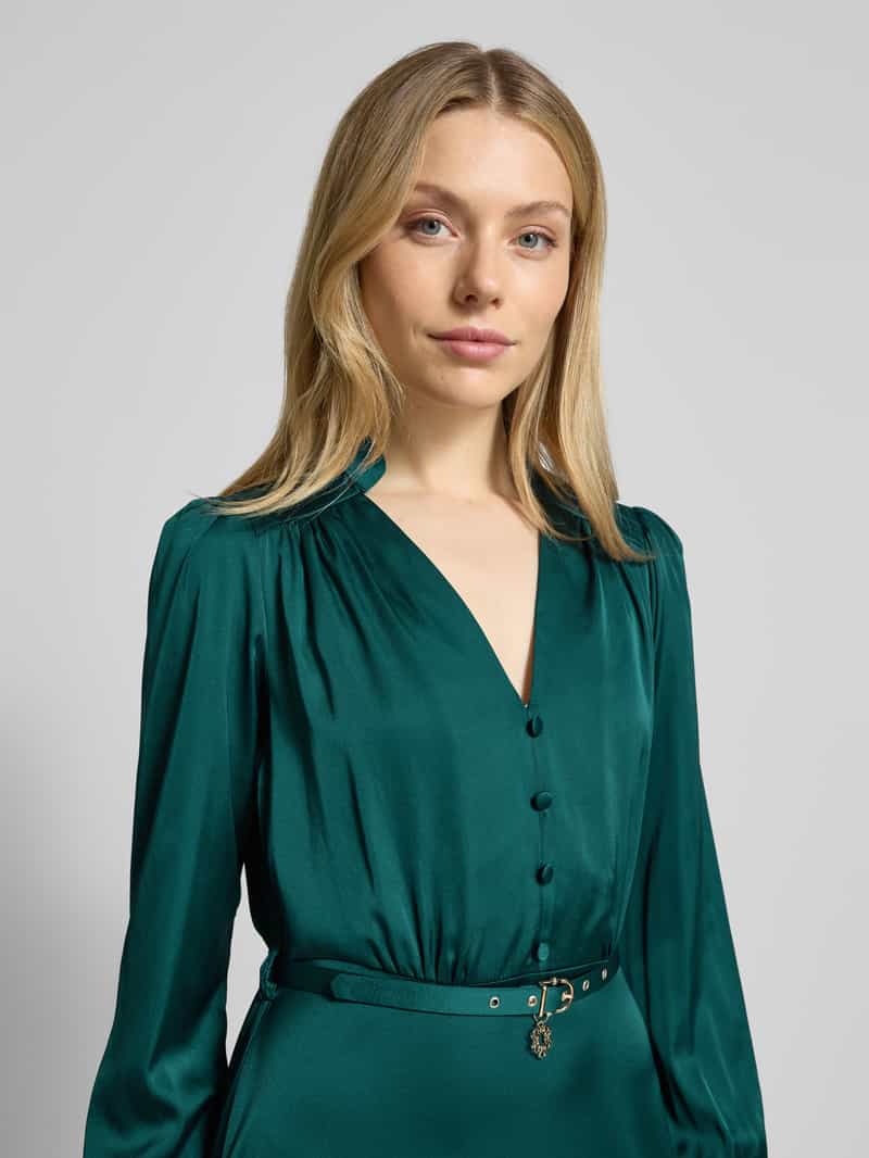 RINASCIMENTO Avondjurk van satijn met V-hals en riem