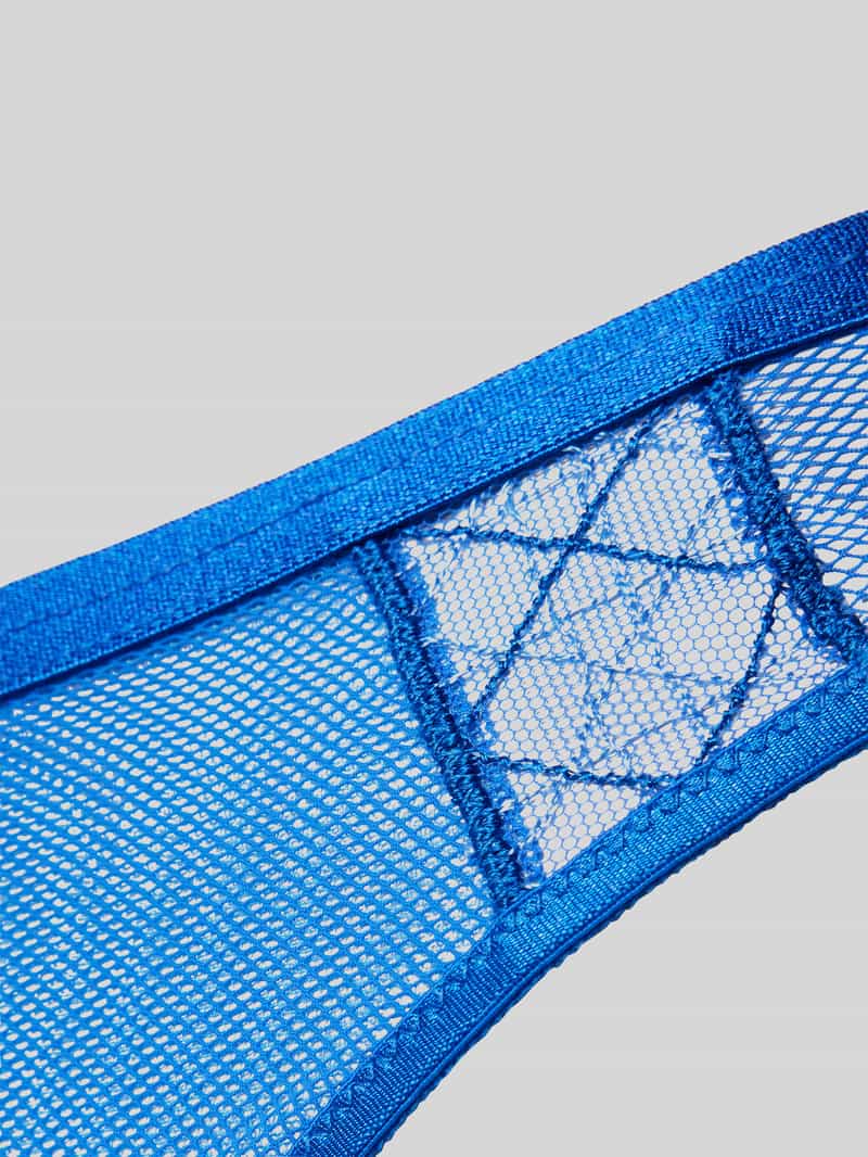 Triumph String in semi-transparant design