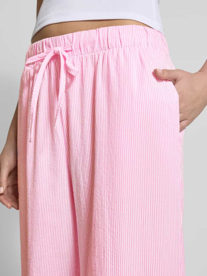 Only Regular fit wijde broek met all-over motief model 'AUGUSTA'