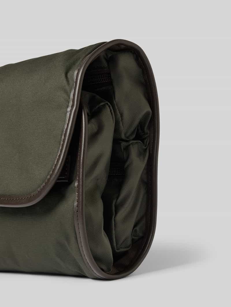 Barbour Toilettas met labeldetail