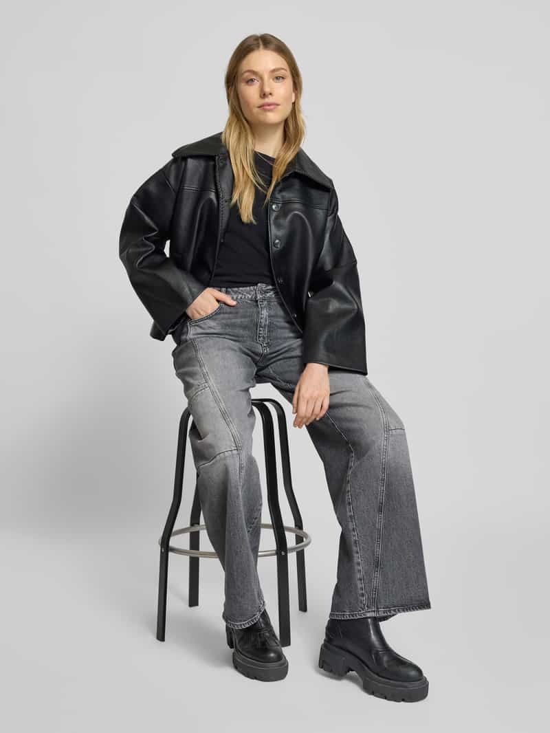 ETIQUETT ESSENTIALS Wide leg jeans met strookzakken model 'Lola'