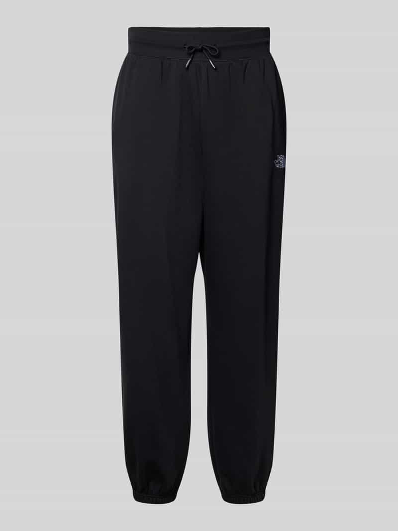 The North Face Regular fit sweatpants met labelstitching