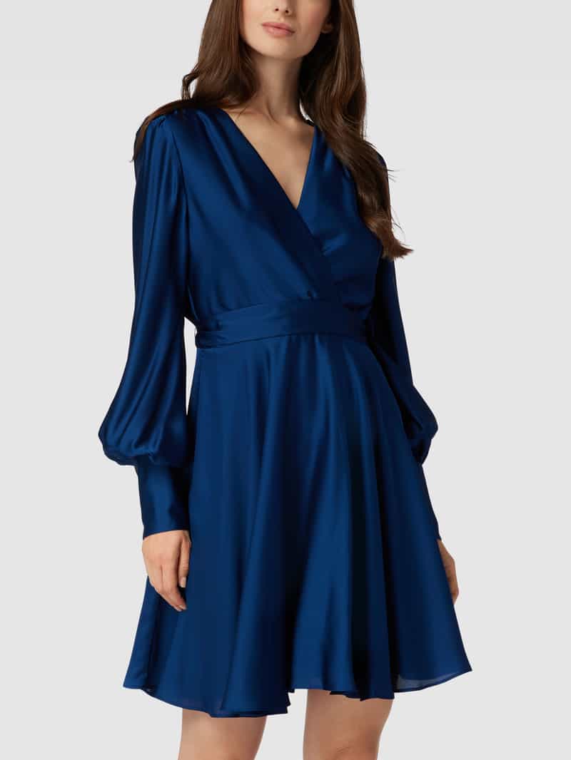 Cocktailjurk in wikkellook Swing