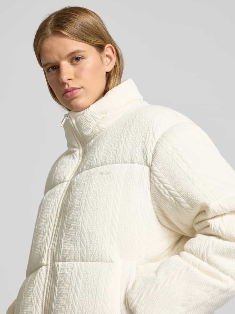 Review Gewatteerd jack met opstaande kraag en labelstitching