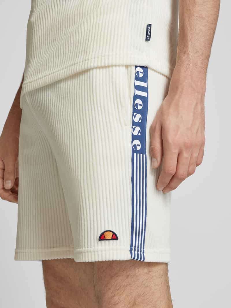 Ellesse Korte regular fit corduroy broek met logobadge model 'TOMATRO'