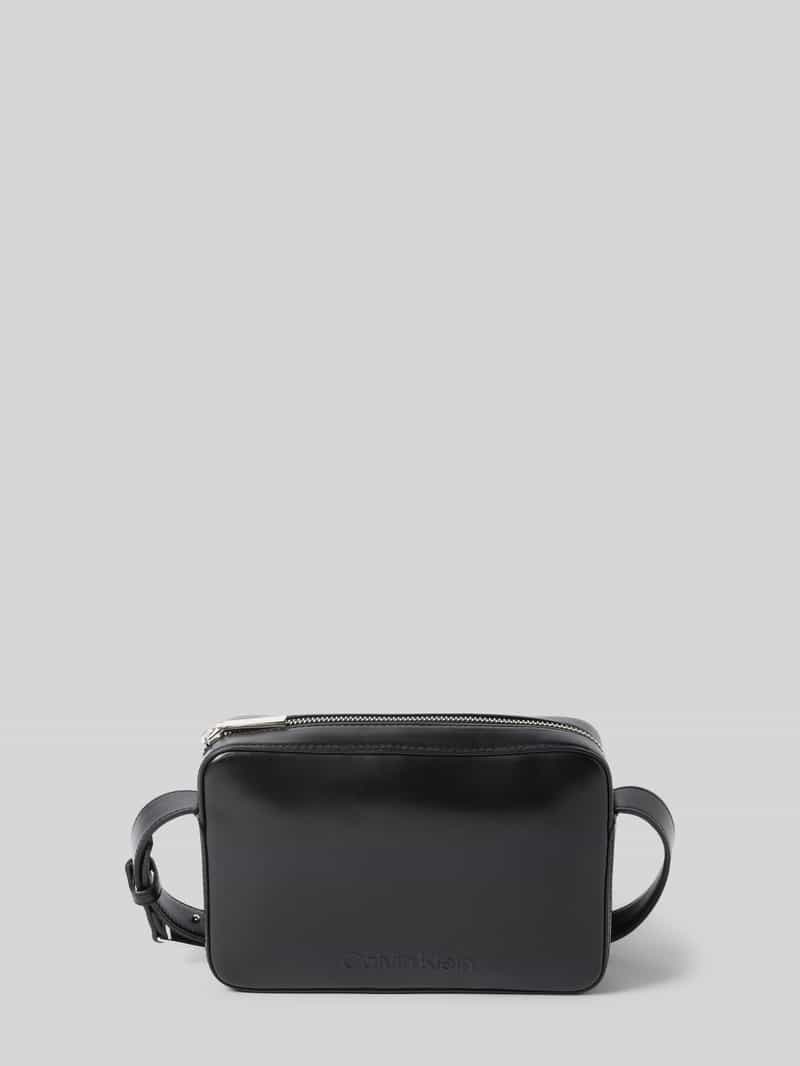 CK Calvin Klein Schoudertas met logodetail en verstelbare schouderband