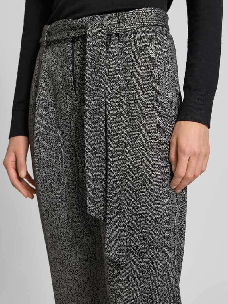 Zero Broek in verkorte pasvorm met knoopsluiting