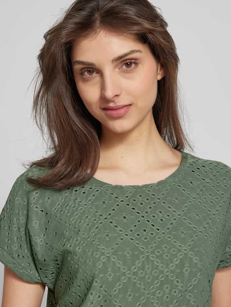 Vero Moda Relaxed fit T-shirt met broderie anglaise model 'TASSA'