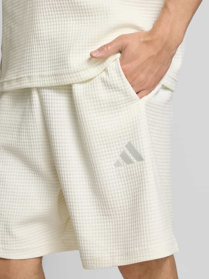 adidas Sportswear Korte broek met structuurmotief en labelstitching