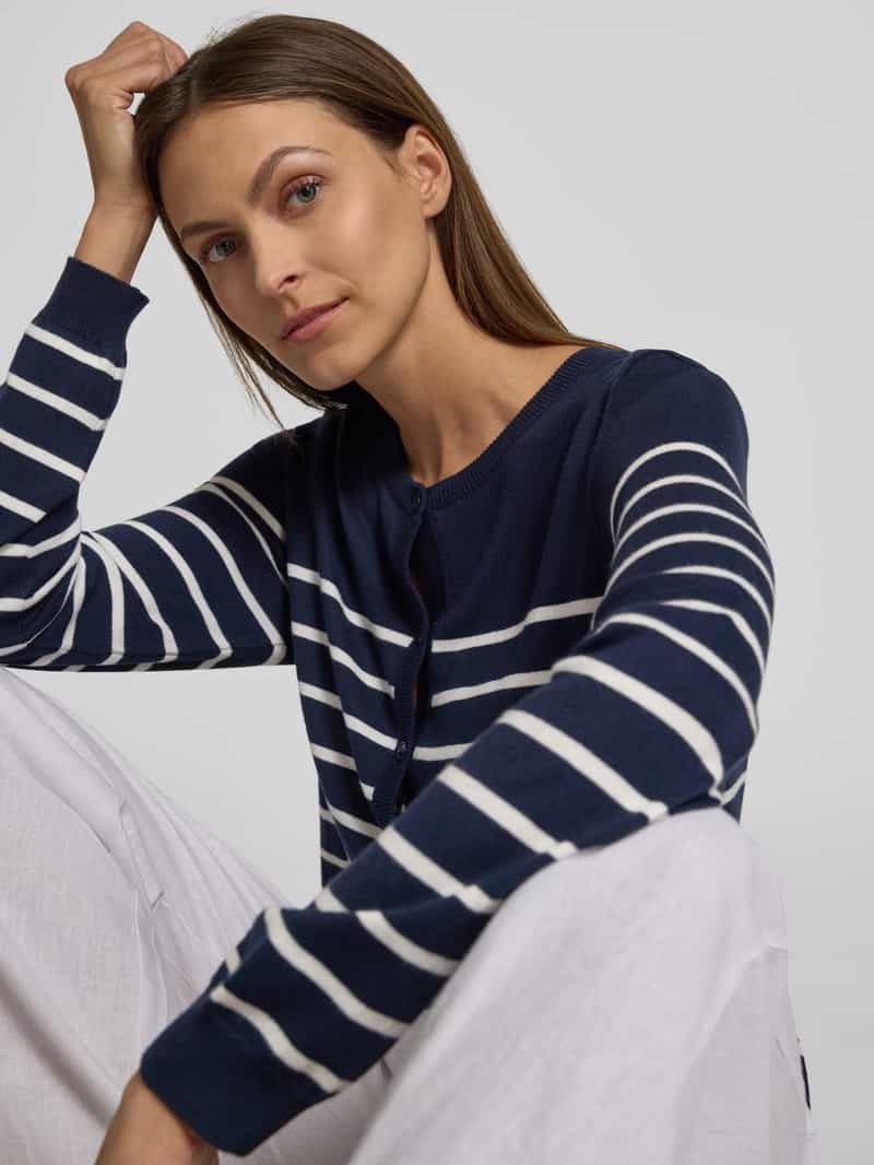 FREE QUENT Gebreid jack met knoopsluiting model 'Pixie'
