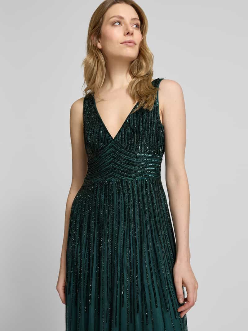 Lace & Beads Avondjurk met diepe V-hals