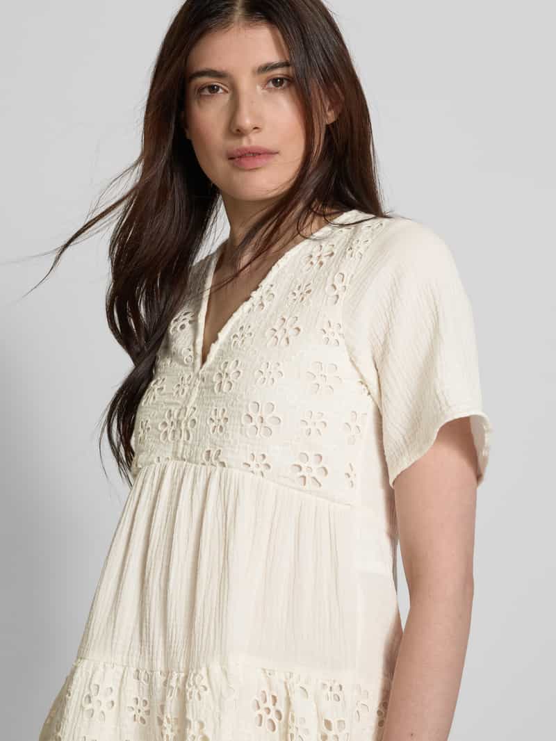 Vero Moda Getailleerde mini-jurk met broderie anglaise model 'NATALI'