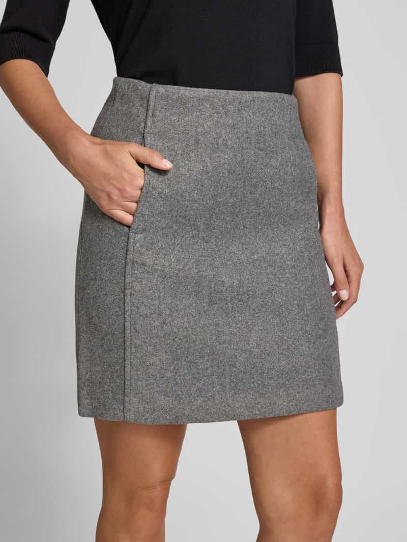 Vero Moda Minirok met steekzakken opzij model 'FORTUNEALLISON'