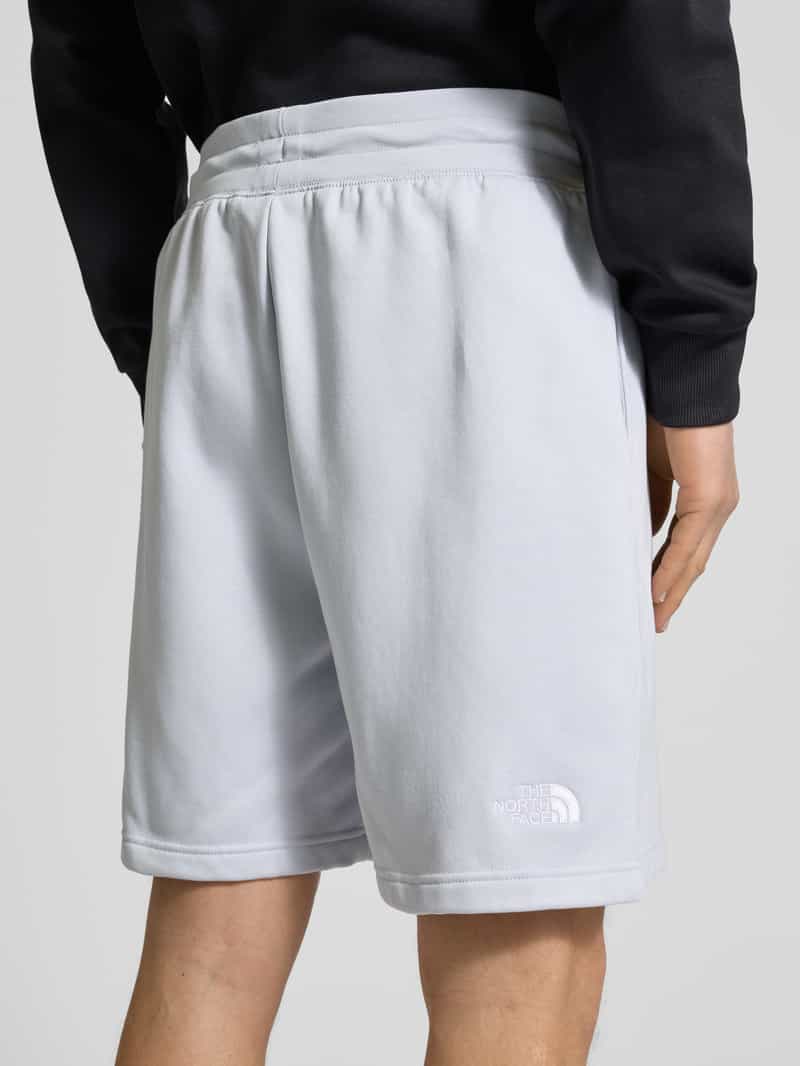 The North Face Relaxed fit sweatshorts met labelstitching