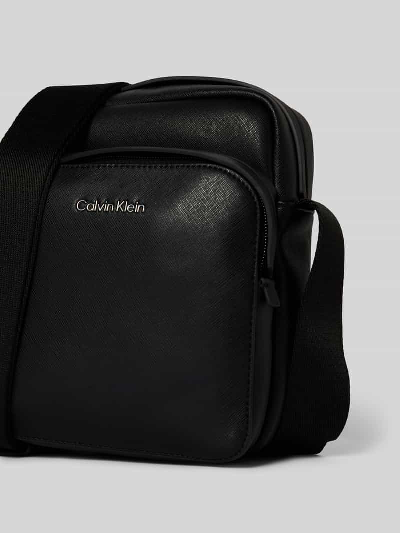 CK Calvin Klein Schoudertas met labeldetail model 'MUST'