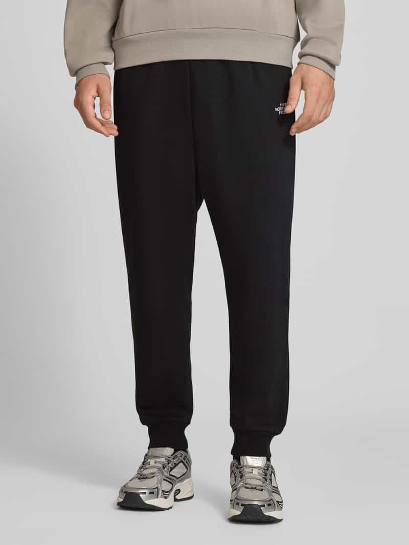 The North Face relaxed fit sweatpants van katoenmix model 'EVOLUTION' zwart, foto 3