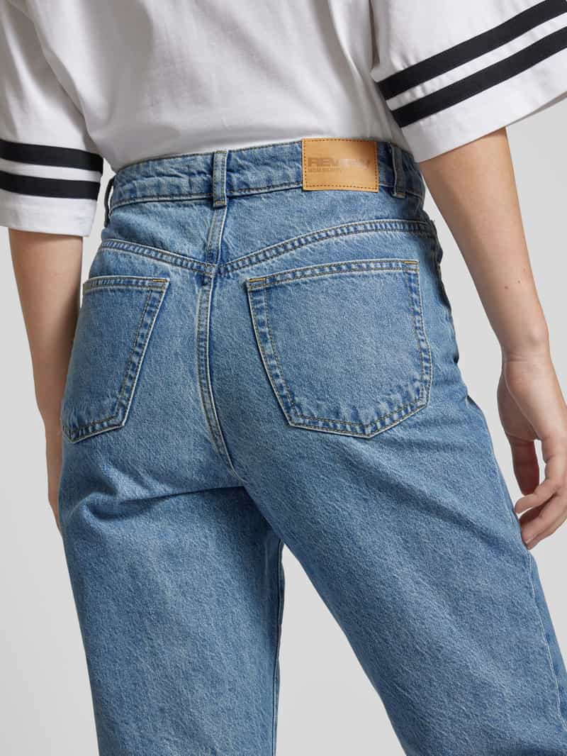 Review Essentials mom jeans