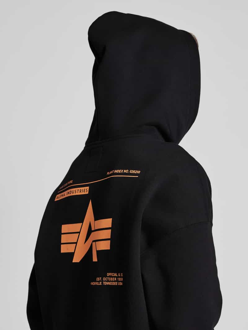 alpha industries Hoodie met extra brede schouders en kangoeroezak