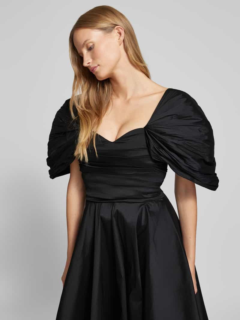 Lace & Beads Avondjurk in off shoulder-design