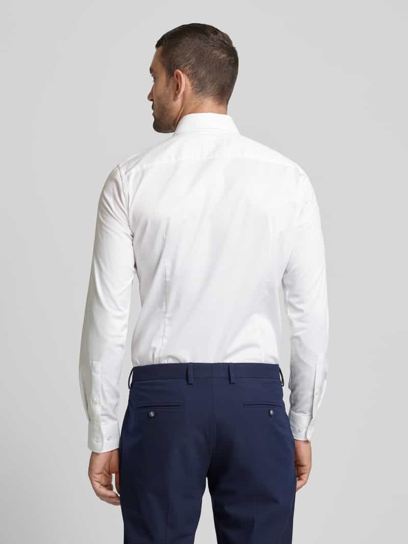 Koszula biznesowa o kroju slim fit z kołnierzykiem typu cutaway model ‘Pares’