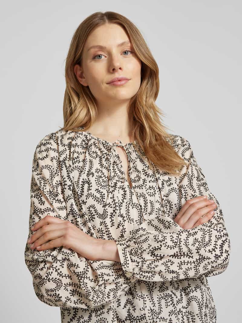 Opus Relaxed fit blouse met druppelvormige hals model 'Fisanna'
