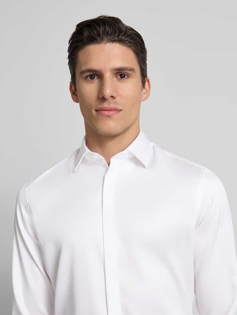 Jake*s Slim fit zakelijk overhemd met kentkraag