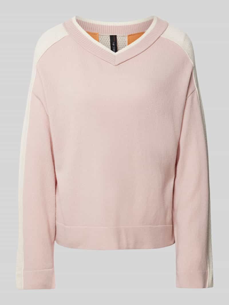 Marc Cain Wollen pullover met afgeronde V-hals