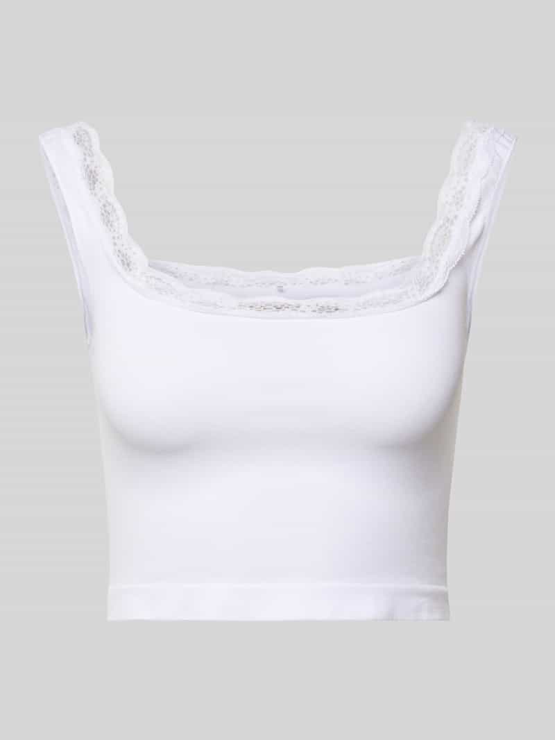 Only Slim fit korte top met kant model 'VICKY'
