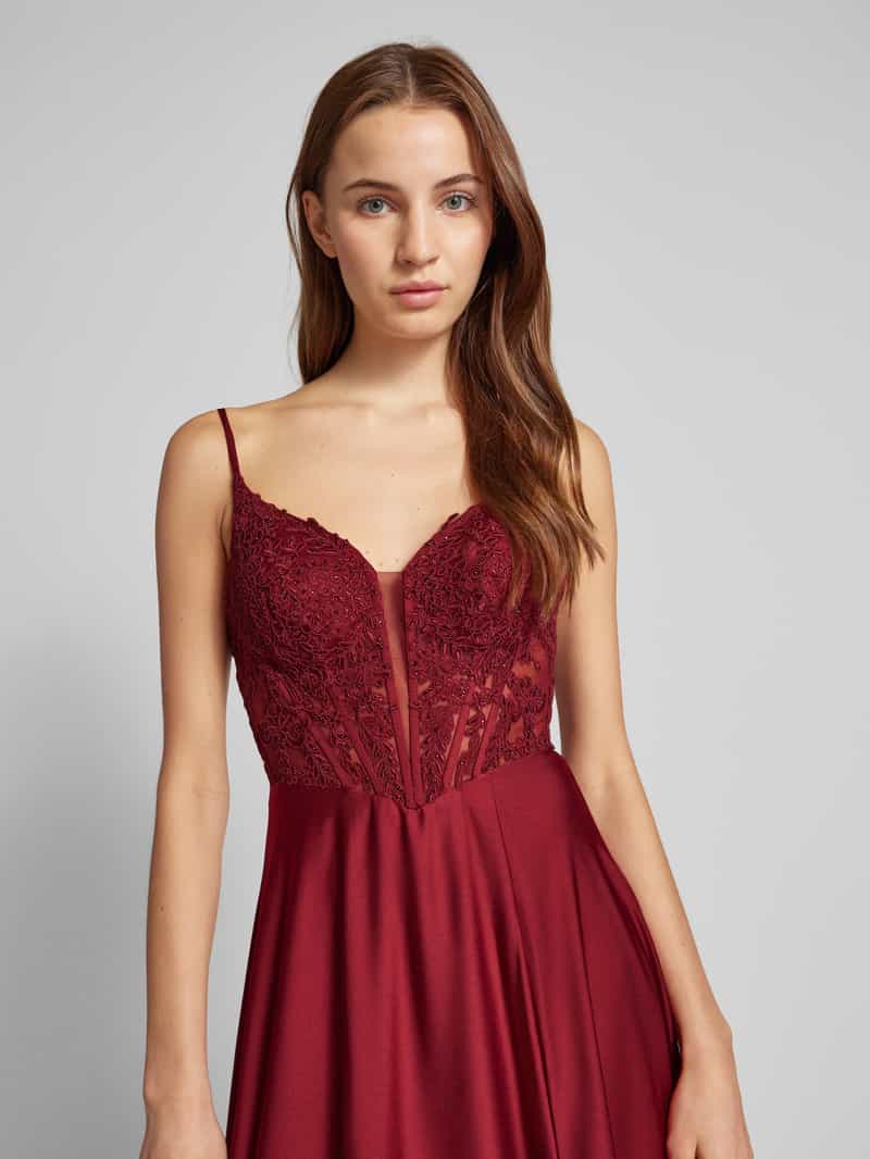 Mascara Avondjurk met gehaakt kant