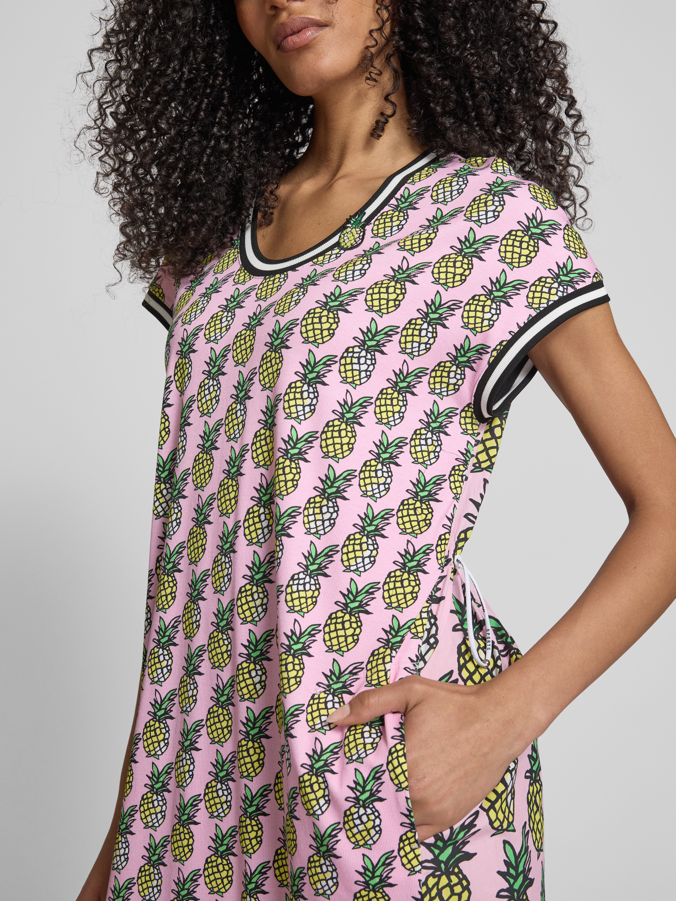 Marc Cain T-shirtjurk in riblook met ronde hals