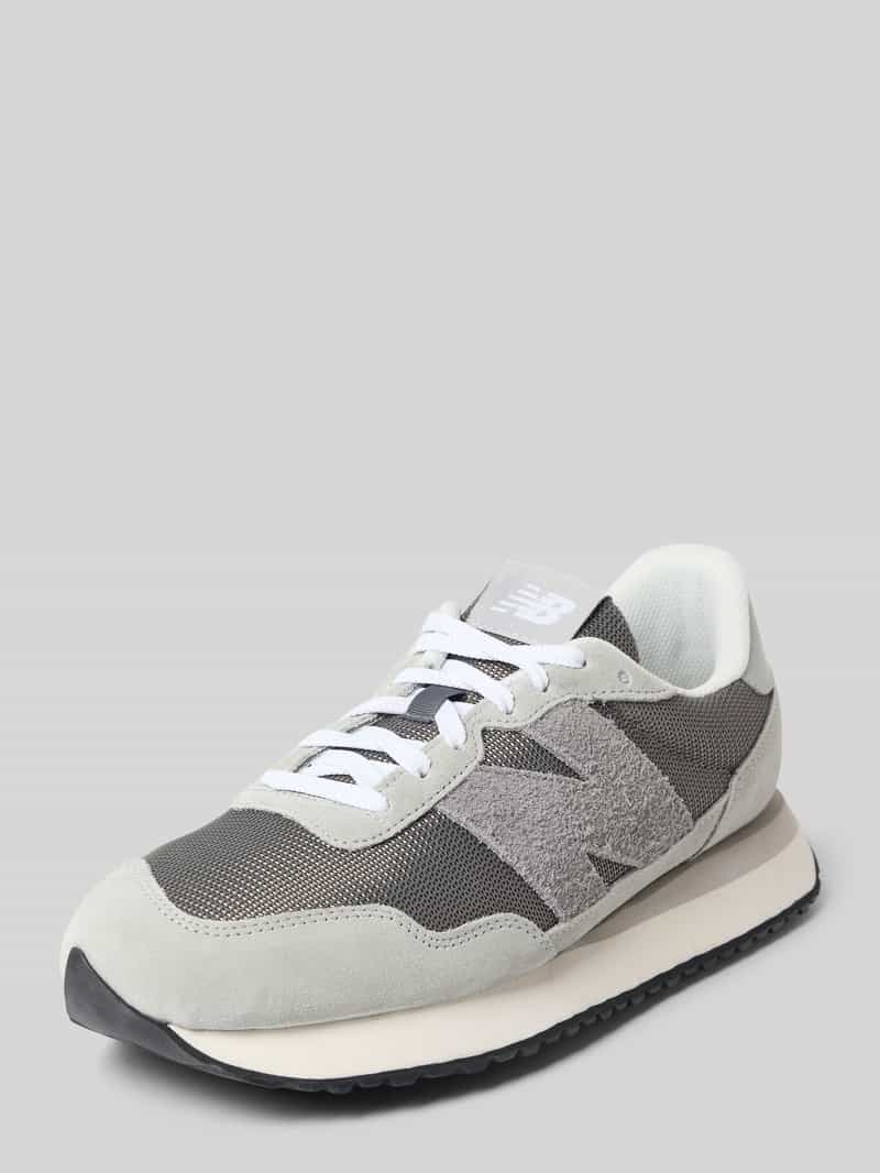 Sneakers van leermix met logodetail