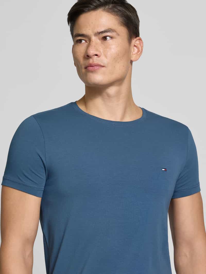 Tommy Hilfiger Slim fit T-shirt van een mix van katoen en elastaan