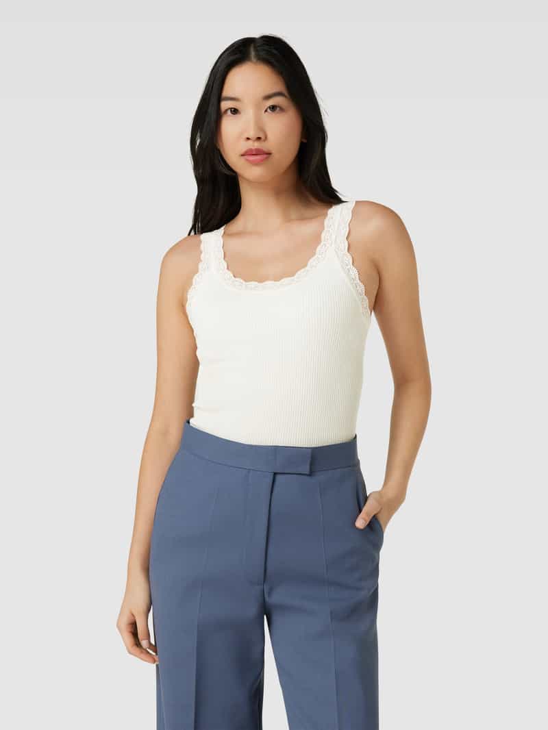 Top met kant, model 'Sarona' Soyaconcept