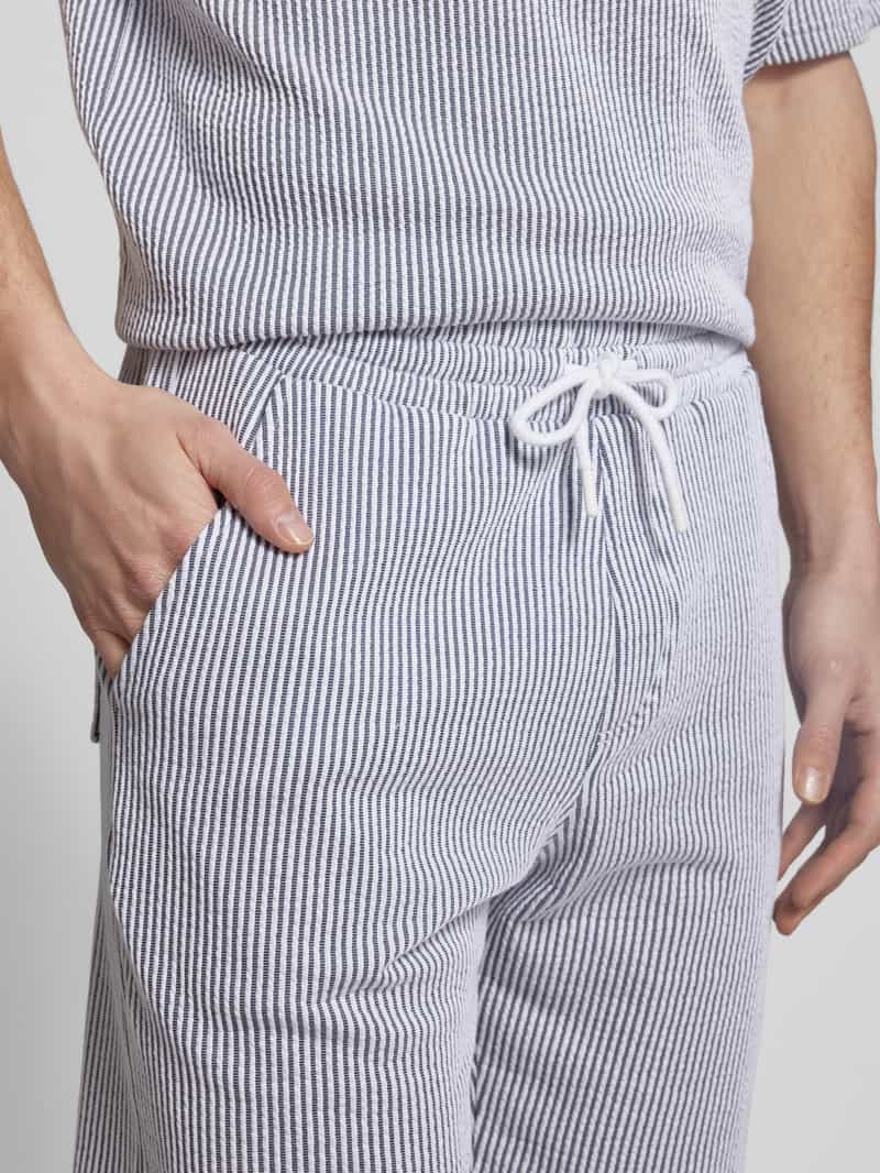 MCNEAL Korte slim fit broek met steekzakken